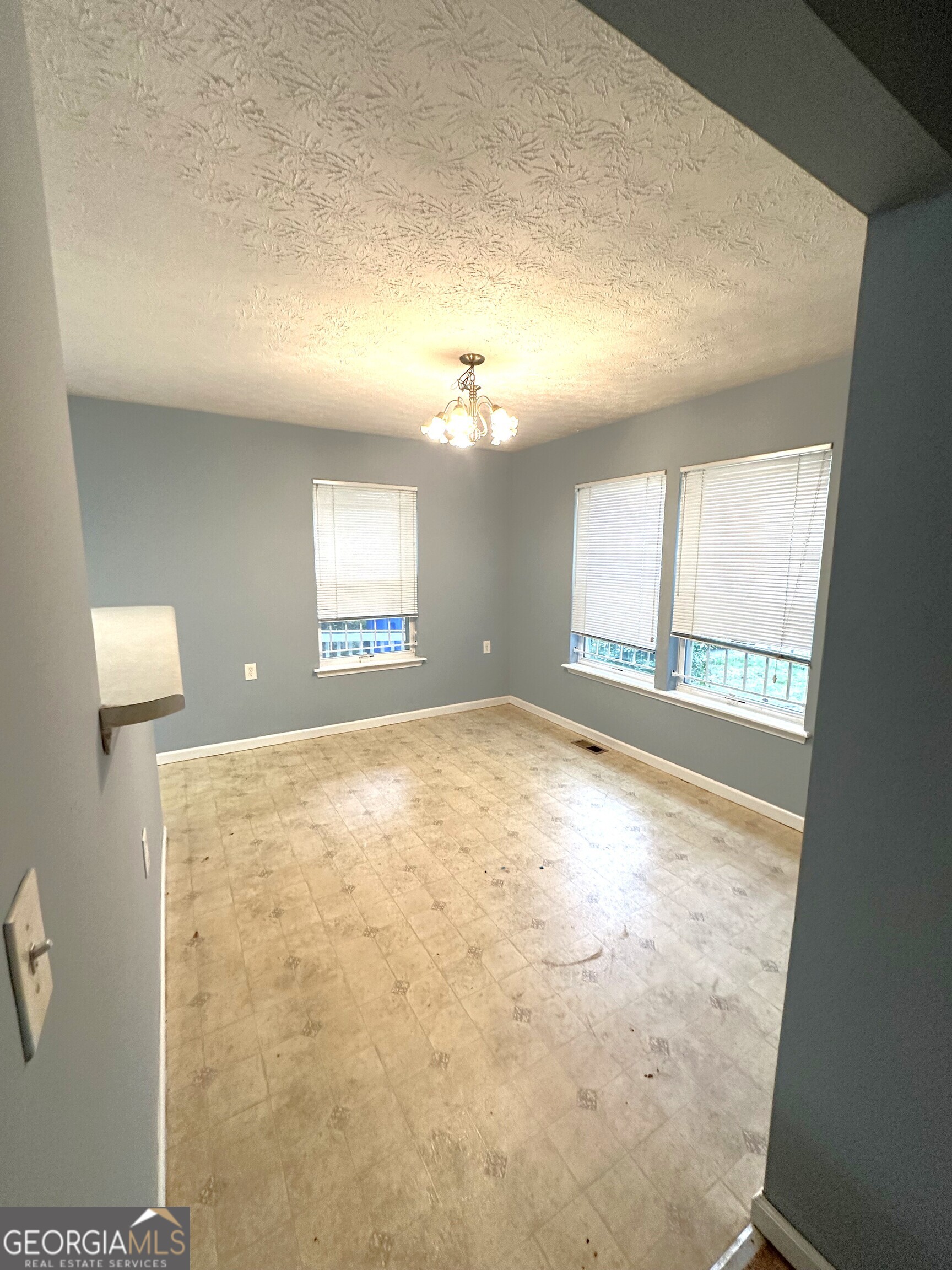 2037 Lakewood Trail SE Atlanta GA 30315