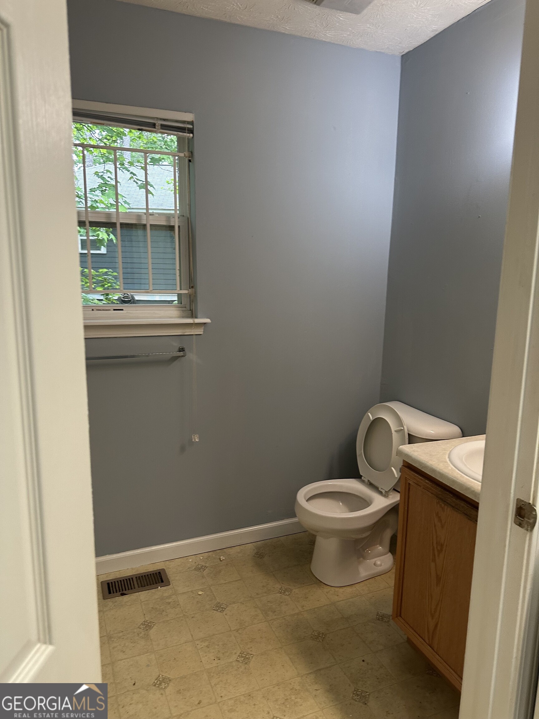 2037 Lakewood Trail SE Atlanta GA 30315