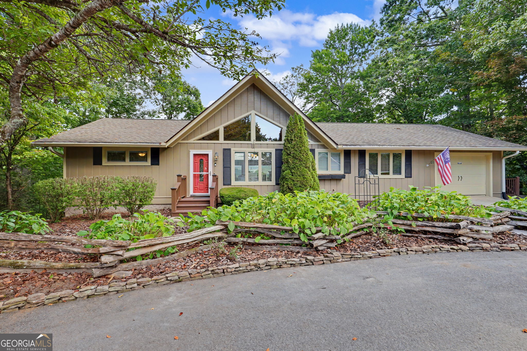 81 Mcclure Lane Sky Valley GA 30537