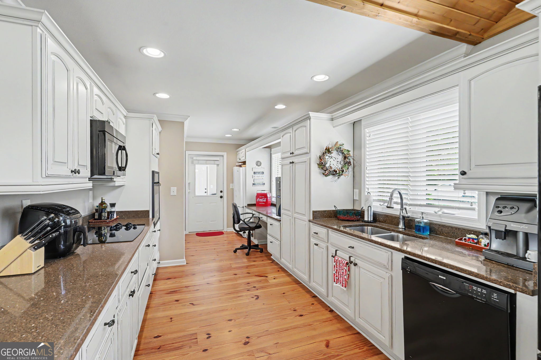 81 Mcclure Lane Sky Valley GA 30537