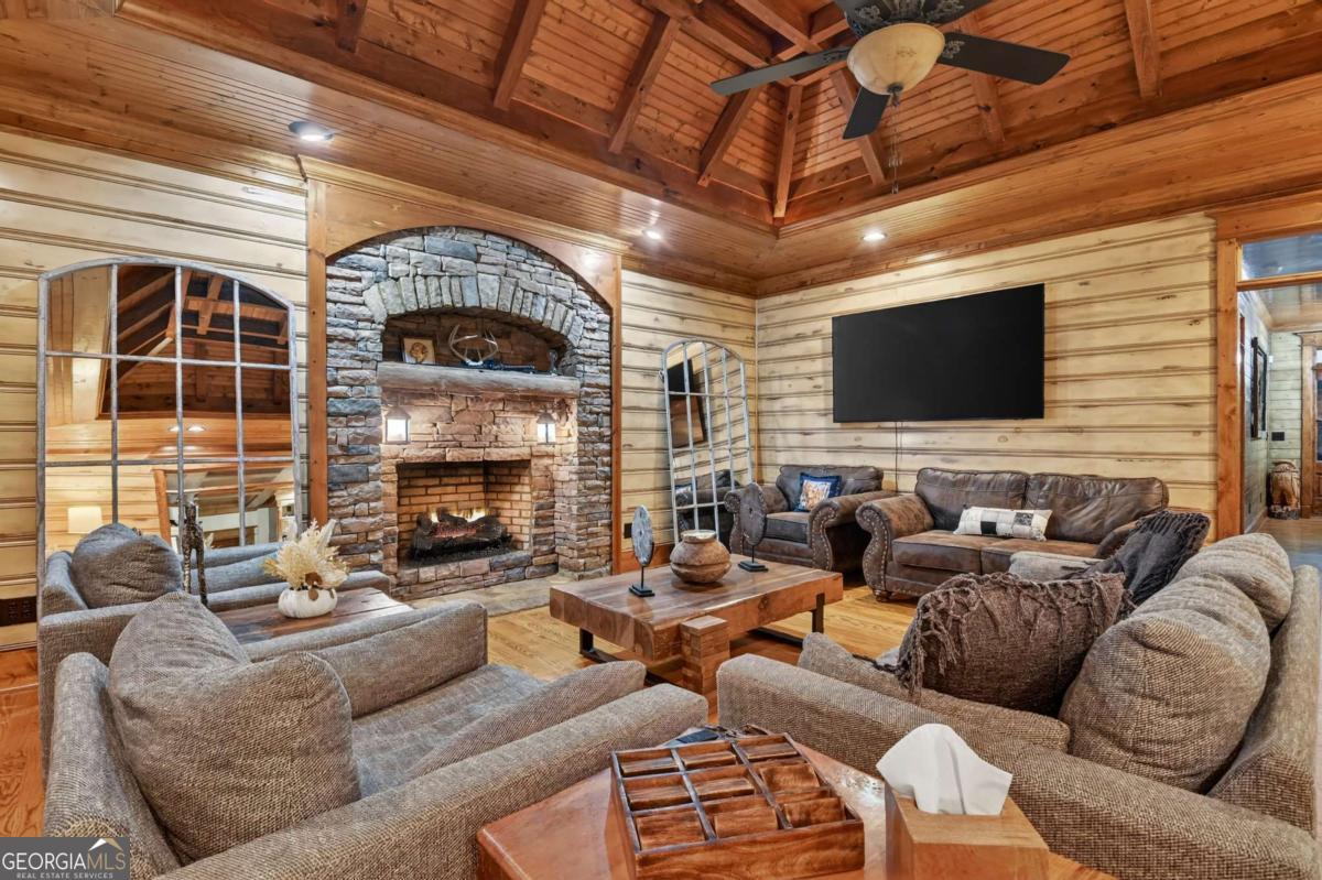 247 Craigtown Road Ellijay GA 30540