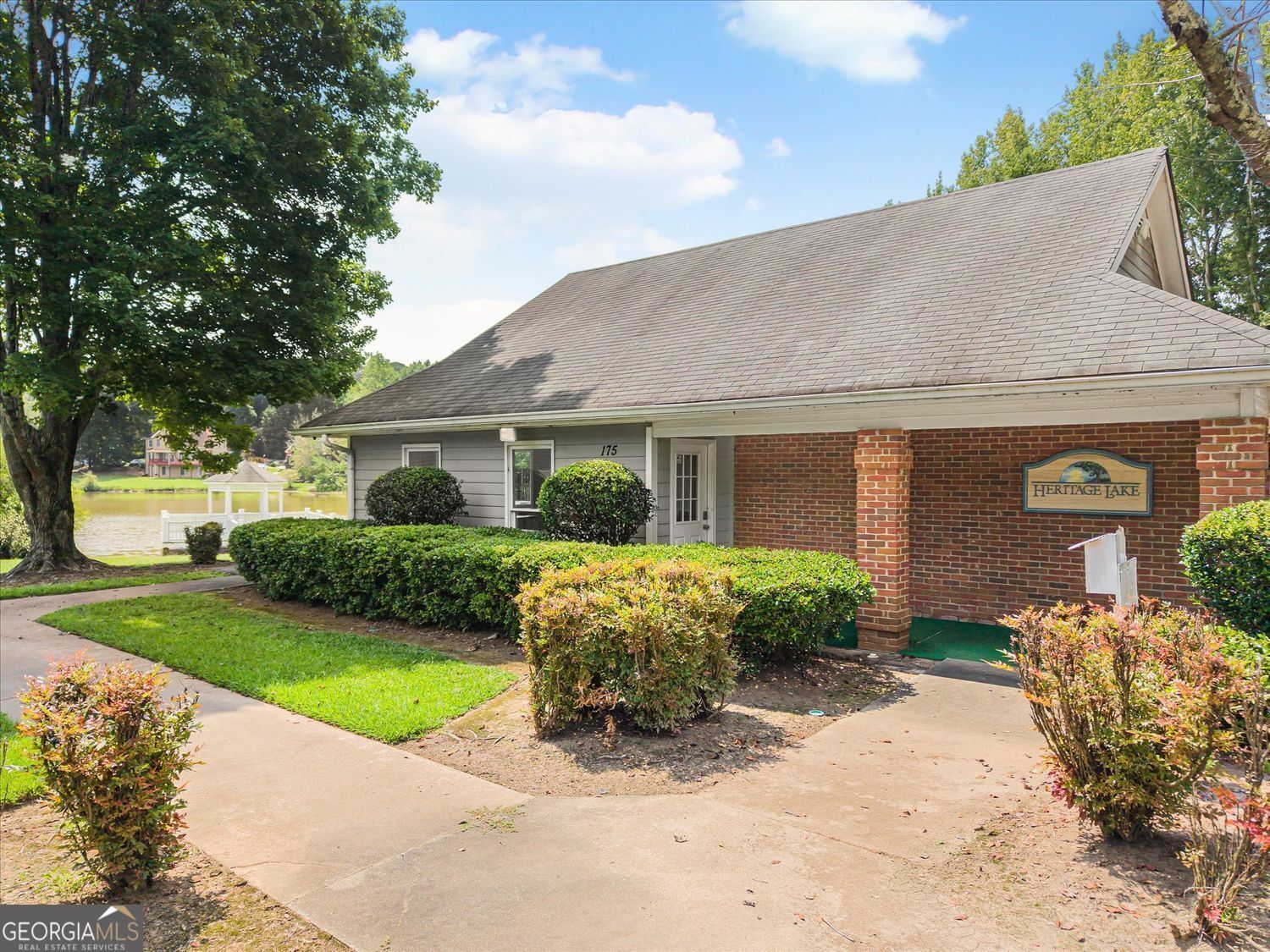 225 S Shore Terrace Fayetteville GA 30214