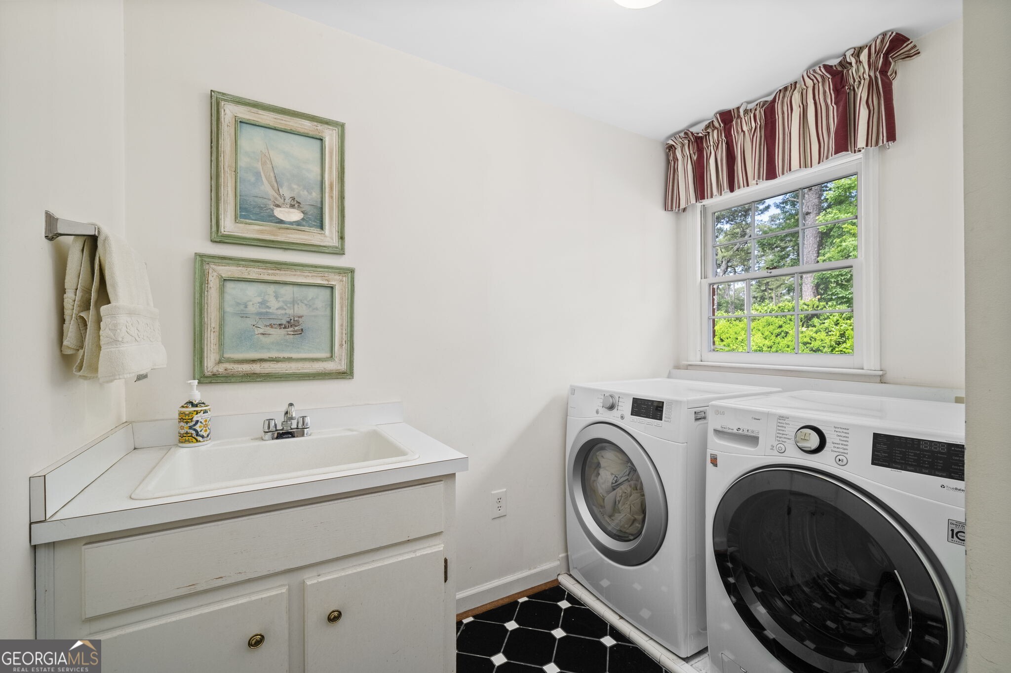 9100 Huntcliff Trace Sandy Springs GA 30350