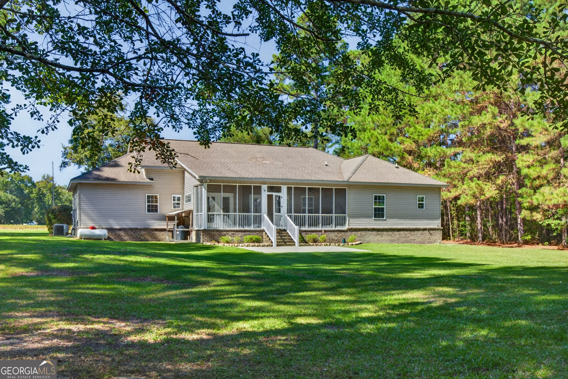 97 Jeni Wright Lane Brooklet GA 30415