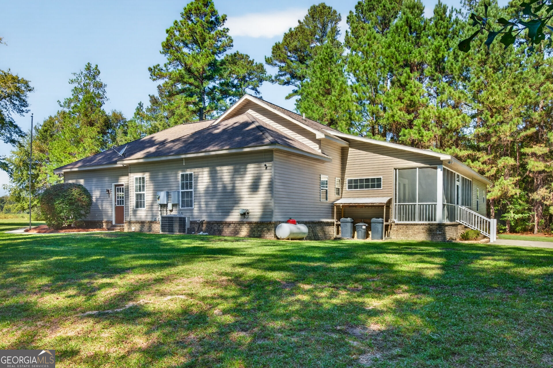 97 Jeni Wright Lane Brooklet GA 30415