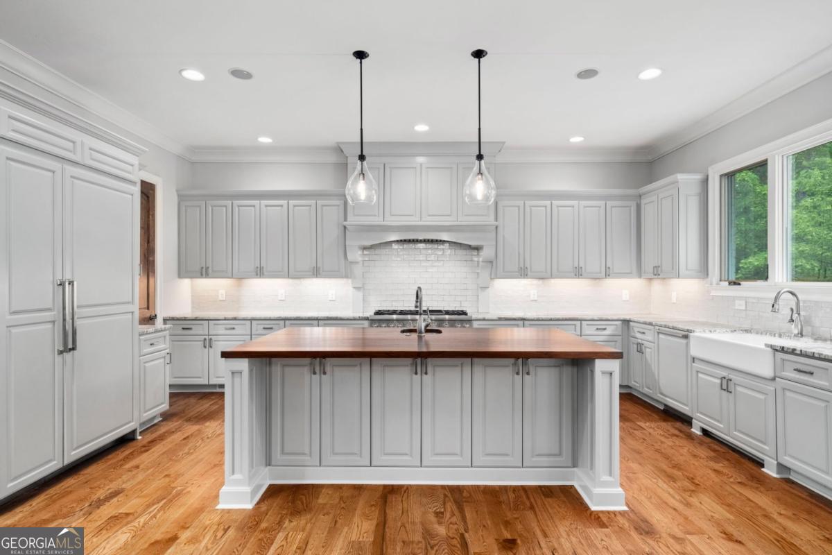 6321 Hunting Creek Road Sandy Springs GA 30328