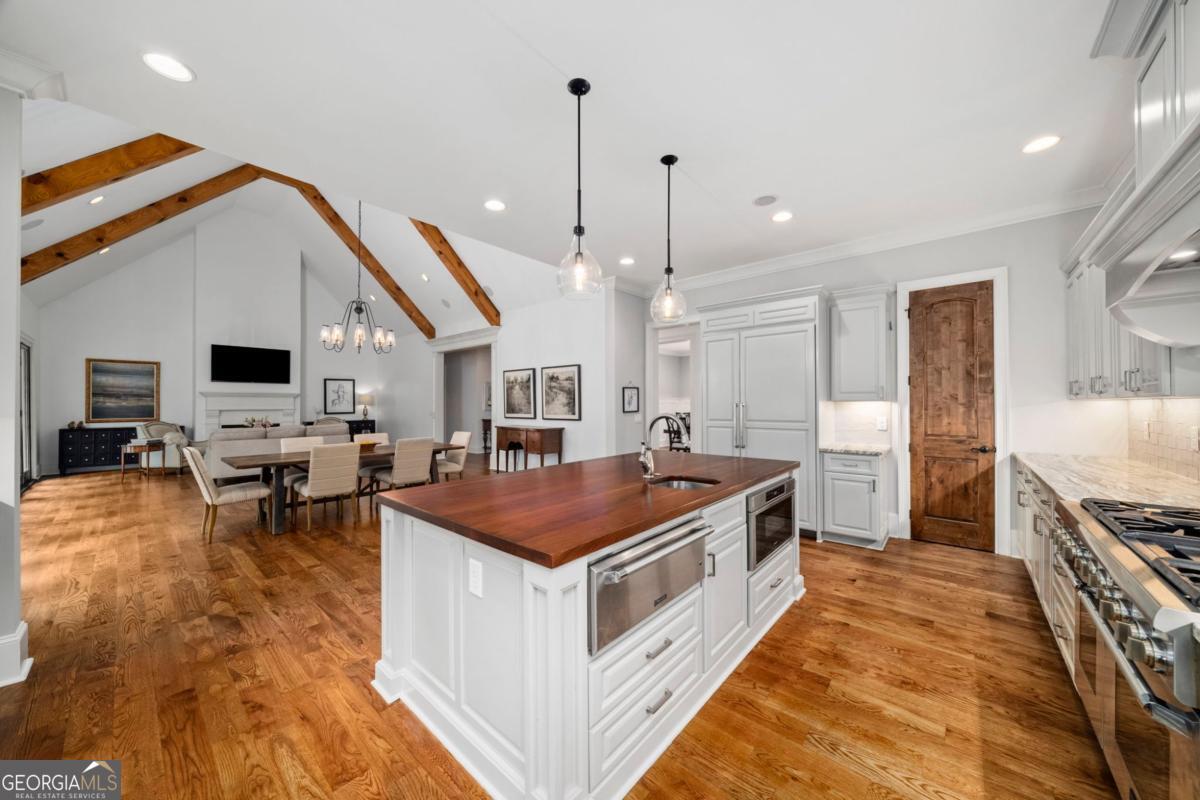 6321 Hunting Creek Road Sandy Springs GA 30328
