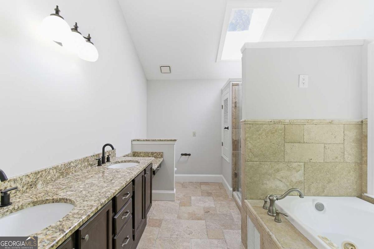 1156 Meadow Oaks Drive NW Acworth GA 30102