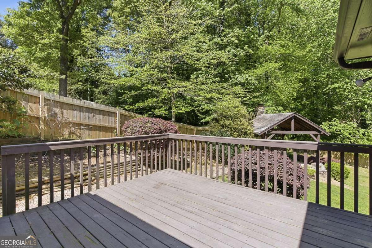 1156 Meadow Oaks Drive NW Acworth GA 30102