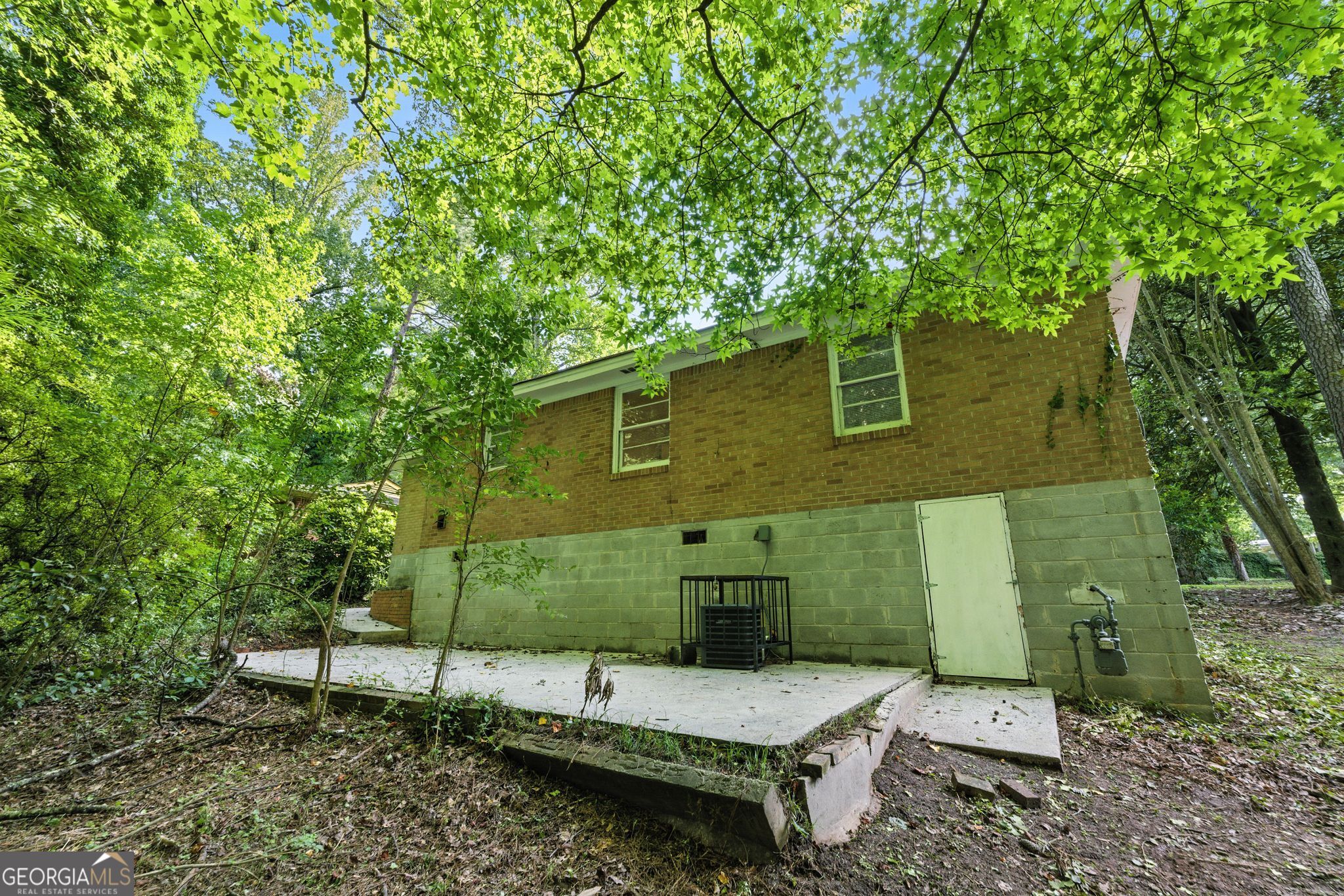 2370 Farley Street East Point GA 30344
