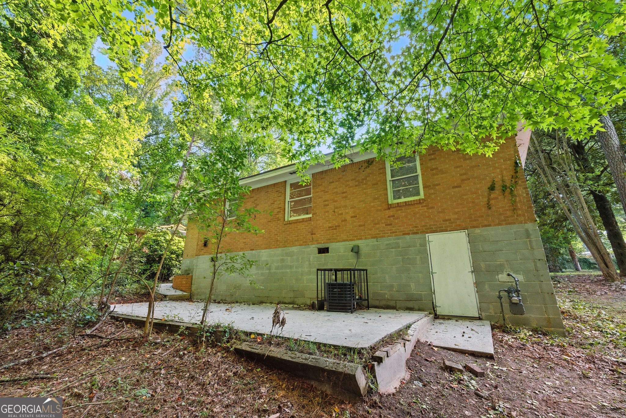 2370 Farley Street East Point GA 30344