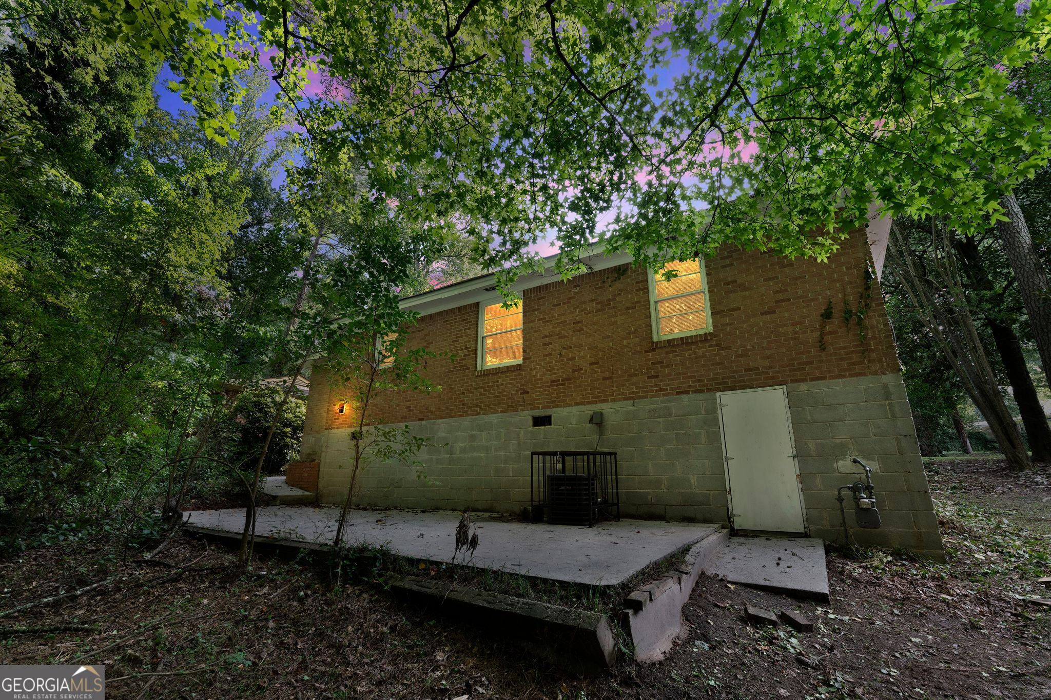 2370 Farley Street East Point GA 30344