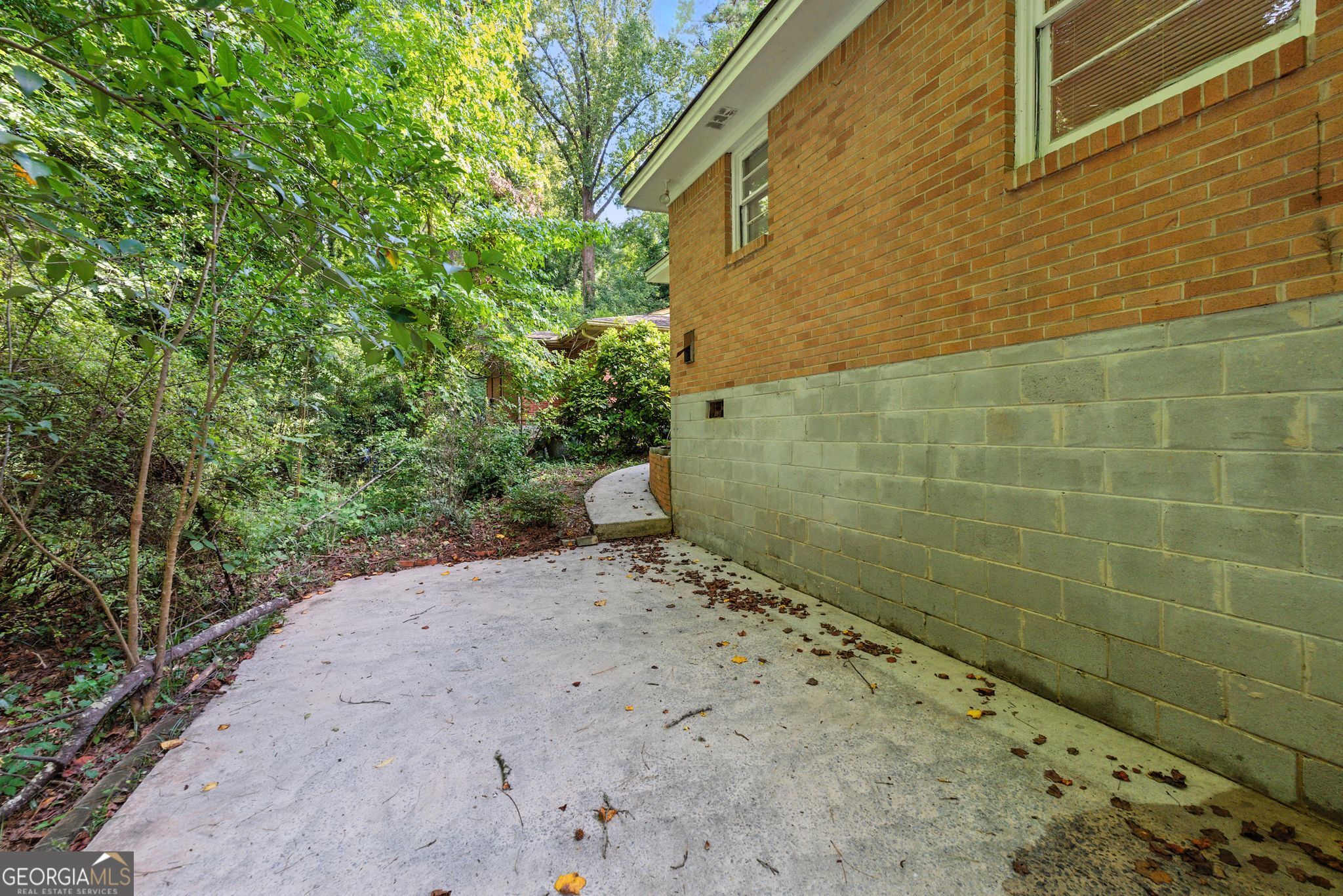 2370 Farley Street East Point GA 30344