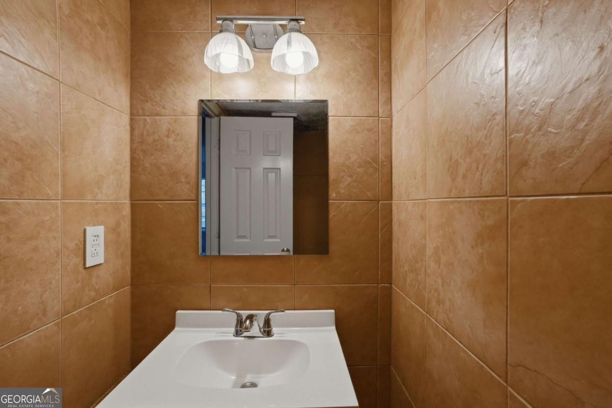 40 Lake Court Stockbridge GA 30281