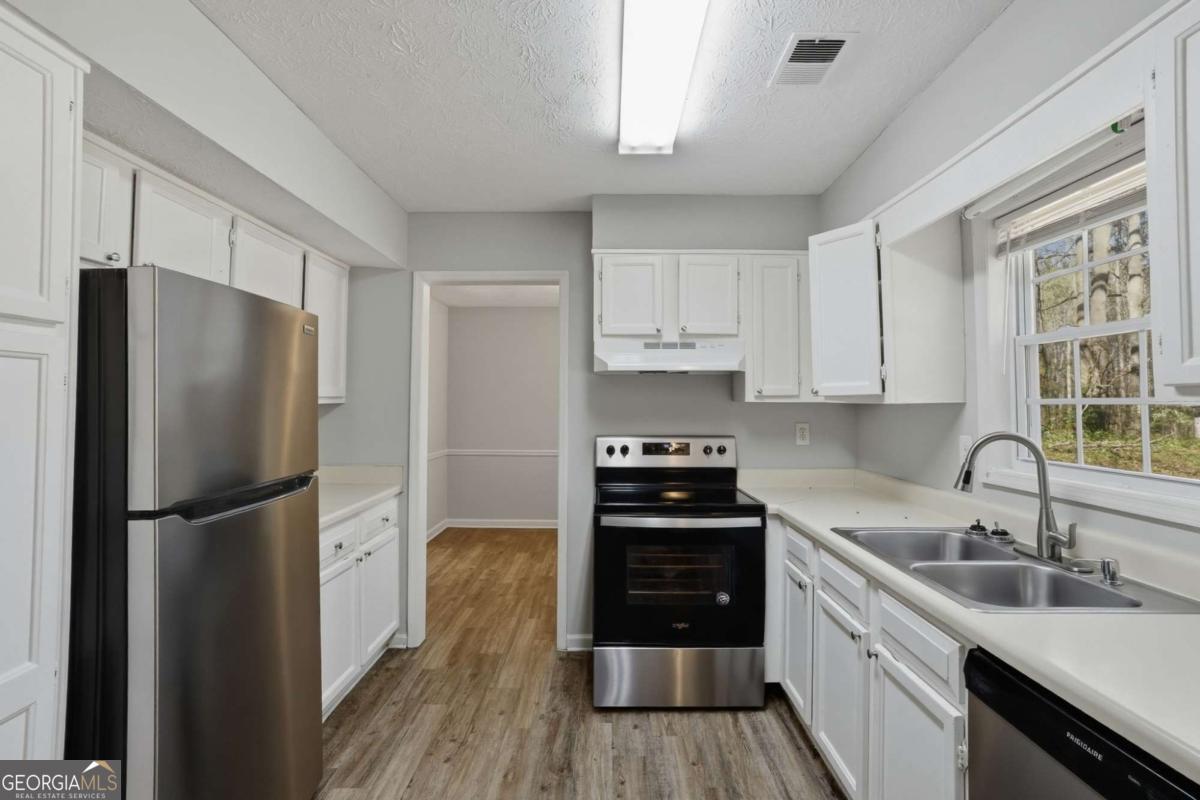 40 Lake Court Stockbridge GA 30281