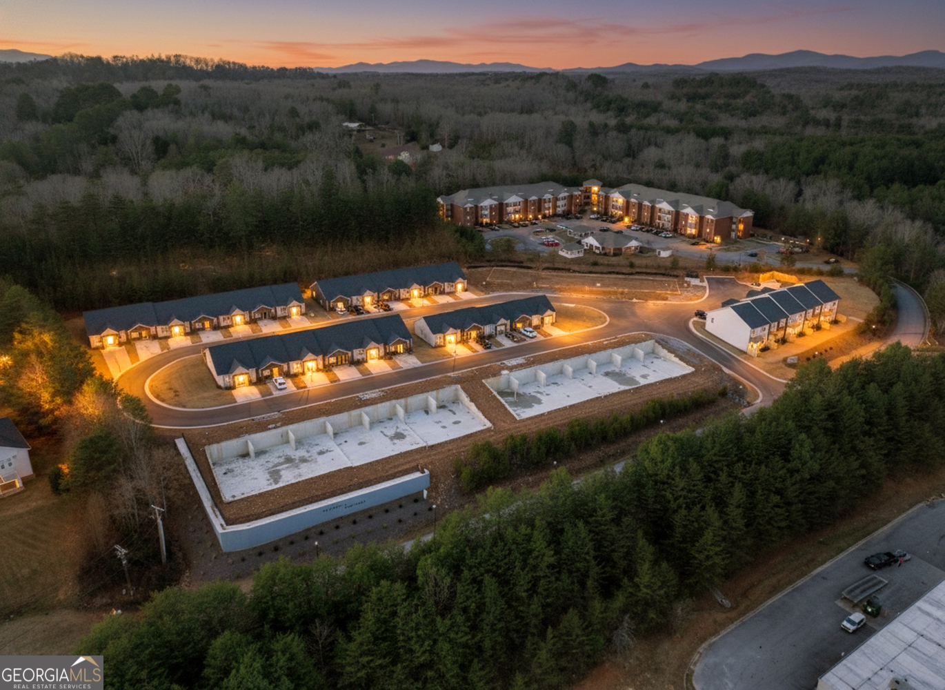 Unit 1 Grove Loop Blue Ridge GA 30513