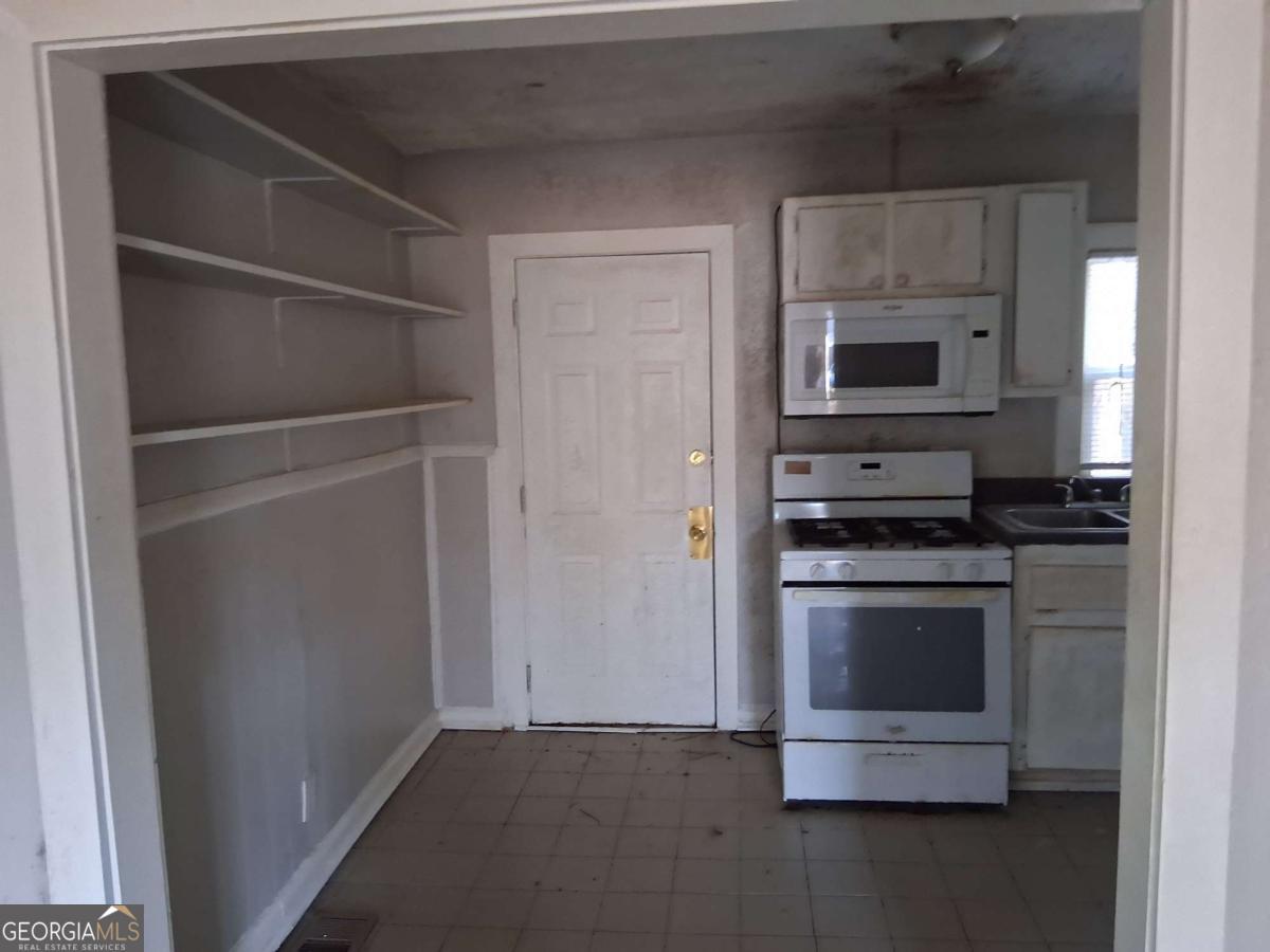 2835 Burton Road NW Atlanta GA 30311