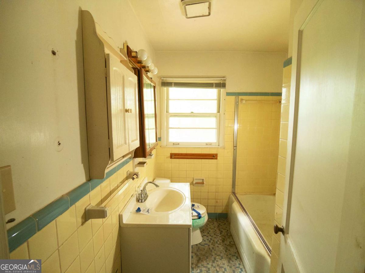 2024 Neely Avenue Atlanta GA 30344