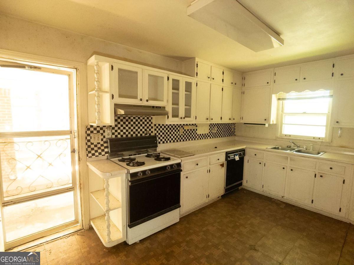 2024 Neely Avenue Atlanta GA 30344