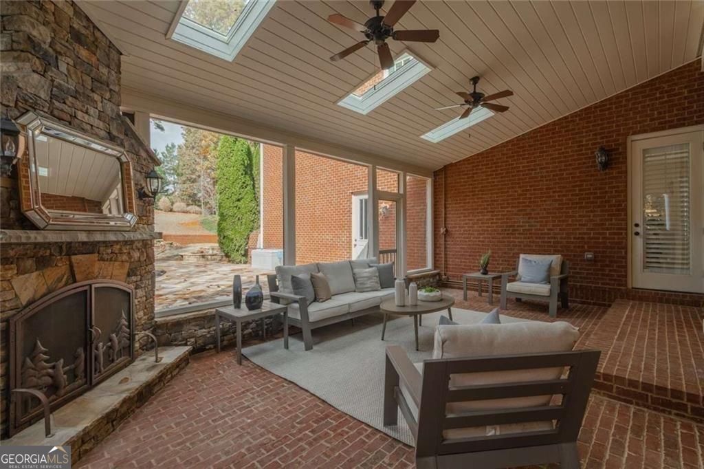 1364 Manget Way Dunwoody GA 30338