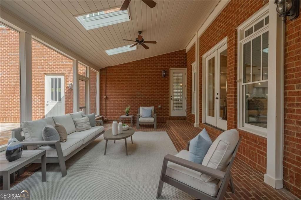 1364 Manget Way Dunwoody GA 30338