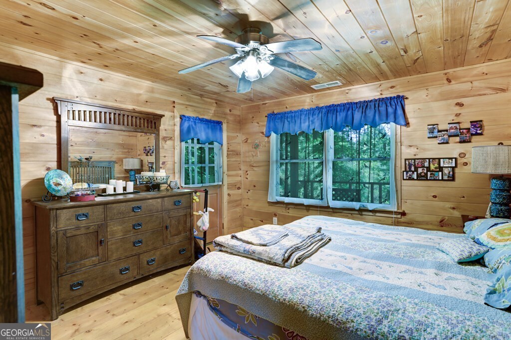 1380 Deerfield Road Young Harris GA 30582