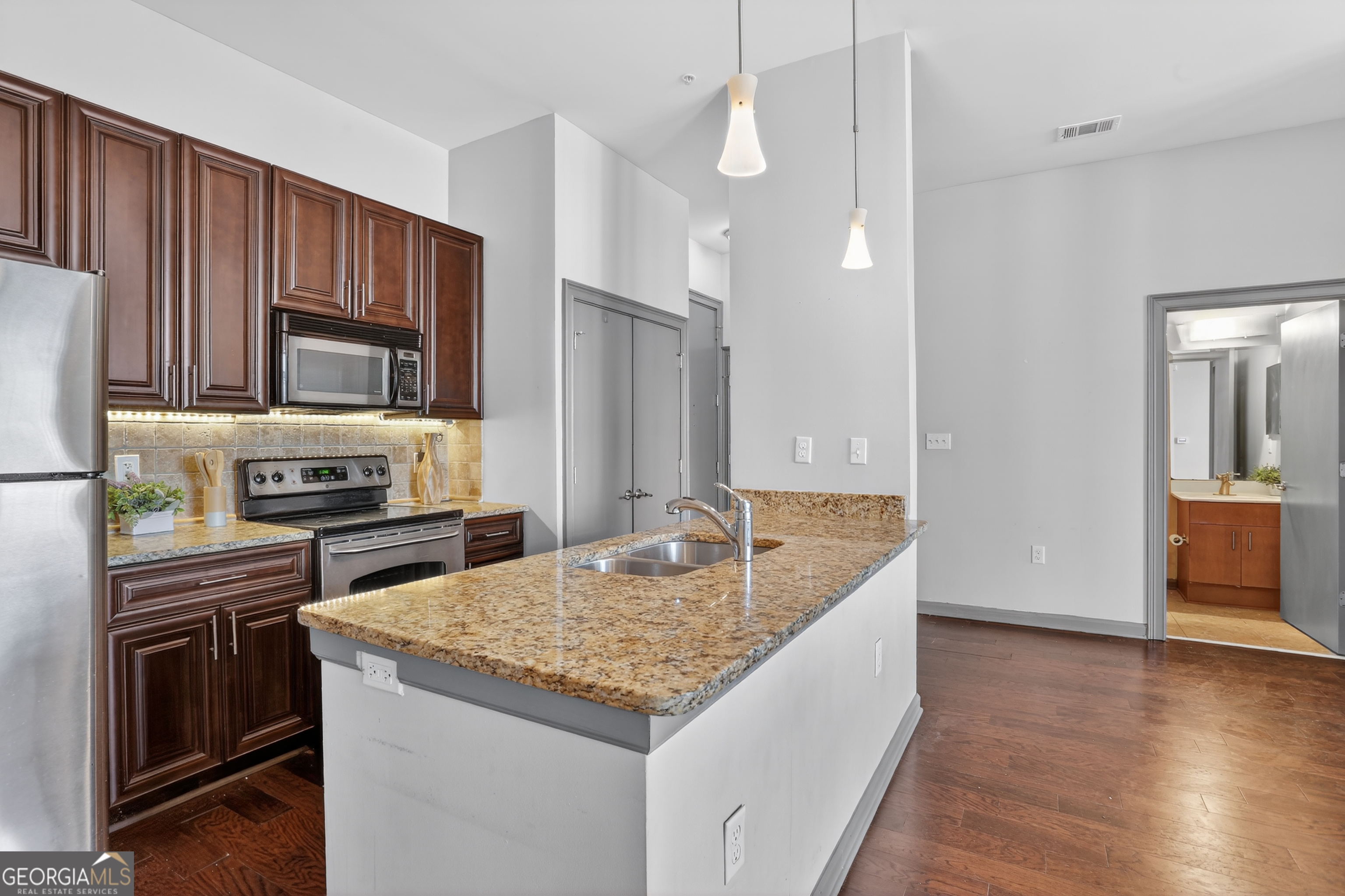 898 Oak Street SW Atlanta GA 30310
