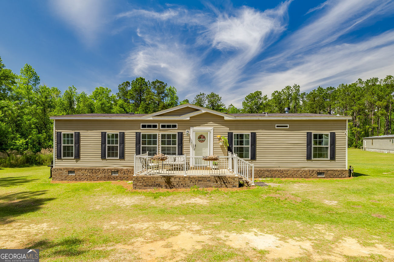 1459 Emmanuel Barrow Road Claxton GA 30417
