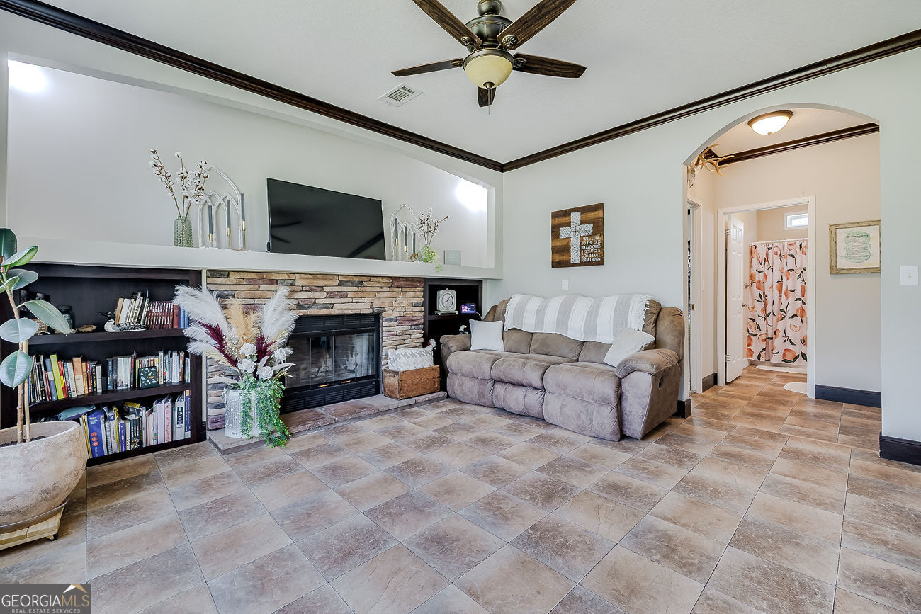 1459 Emmanuel Barrow Road Claxton GA 30417