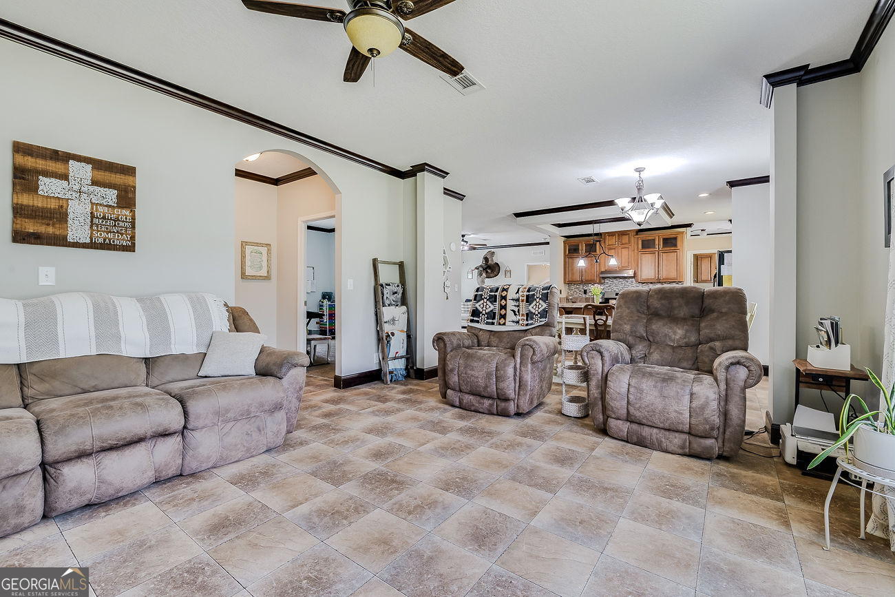 1459 Emmanuel Barrow Road Claxton GA 30417