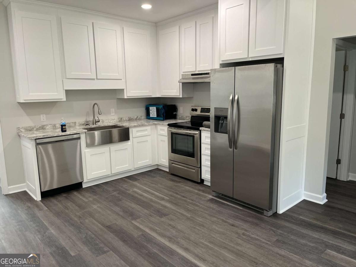 211 E Brazell Street Reidsville GA 30453