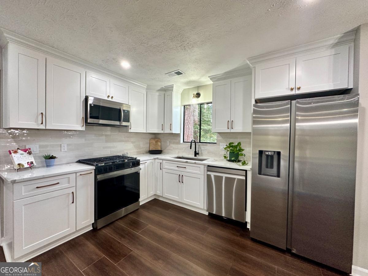 8198 Winewood Court Riverdale GA 30274