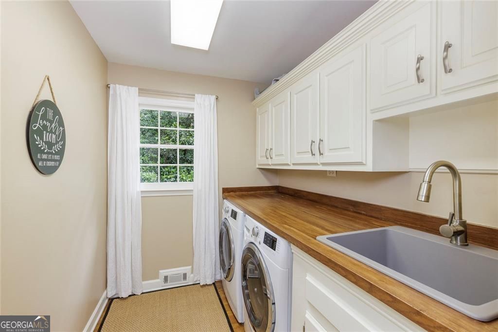 7390 Stoneykirk Close Atlanta GA 30350