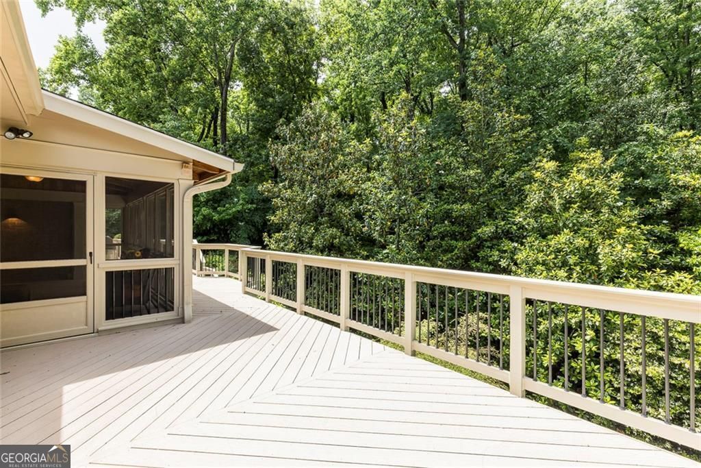 7390 Stoneykirk Close Atlanta GA 30350