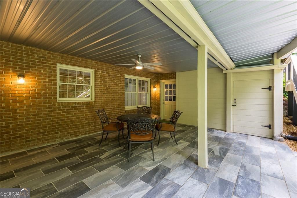 7390 Stoneykirk Close Atlanta GA 30350