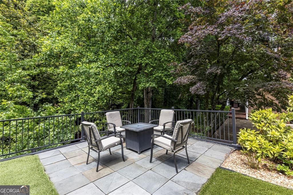 7390 Stoneykirk Close Atlanta GA 30350
