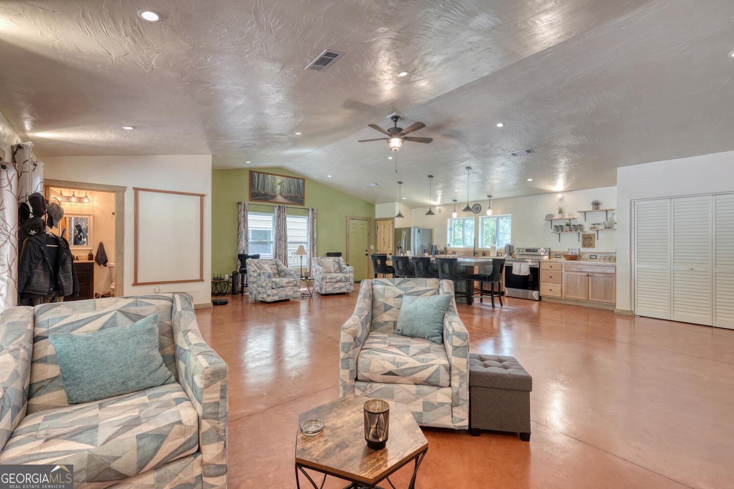 1529 Cedar View Hiawassee GA 30546