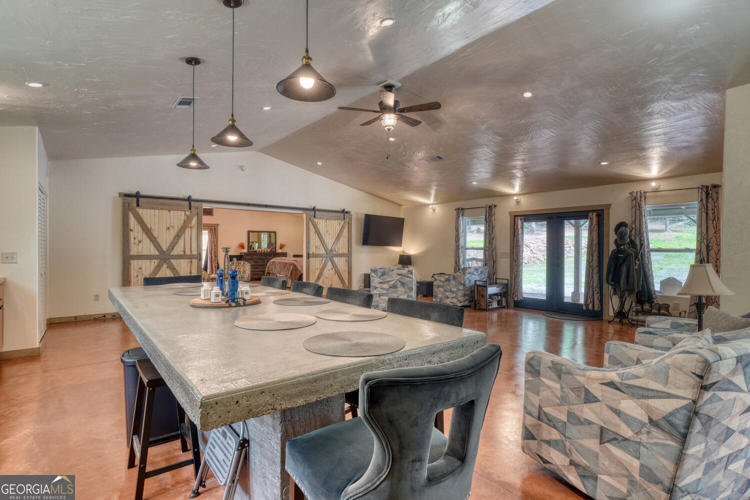 1529 Cedar View Hiawassee GA 30546