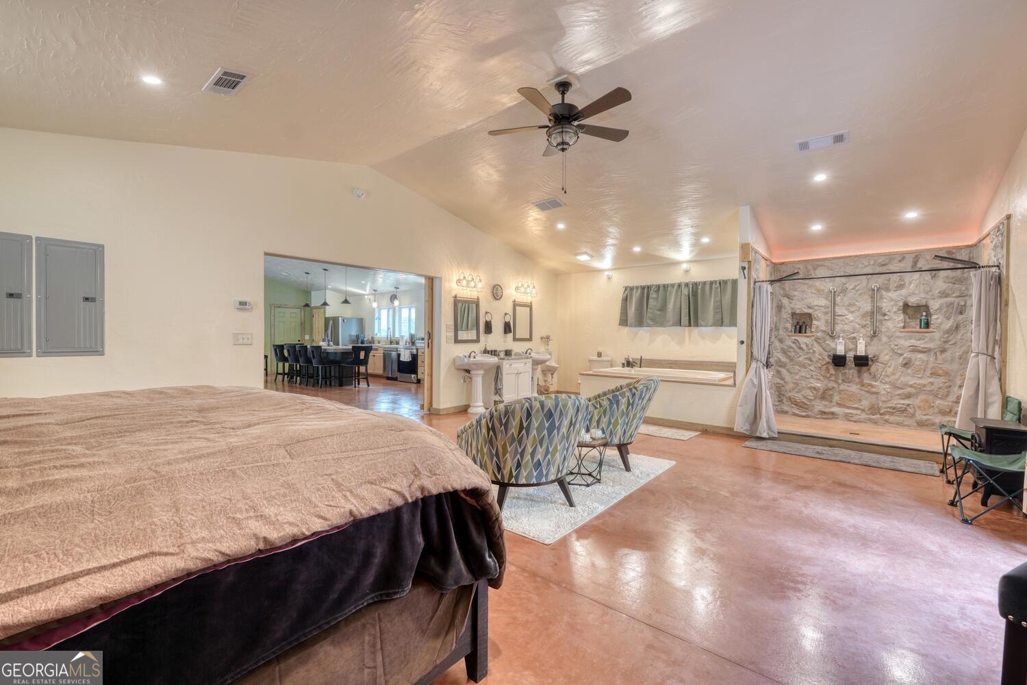 1529 Cedar View Hiawassee GA 30546