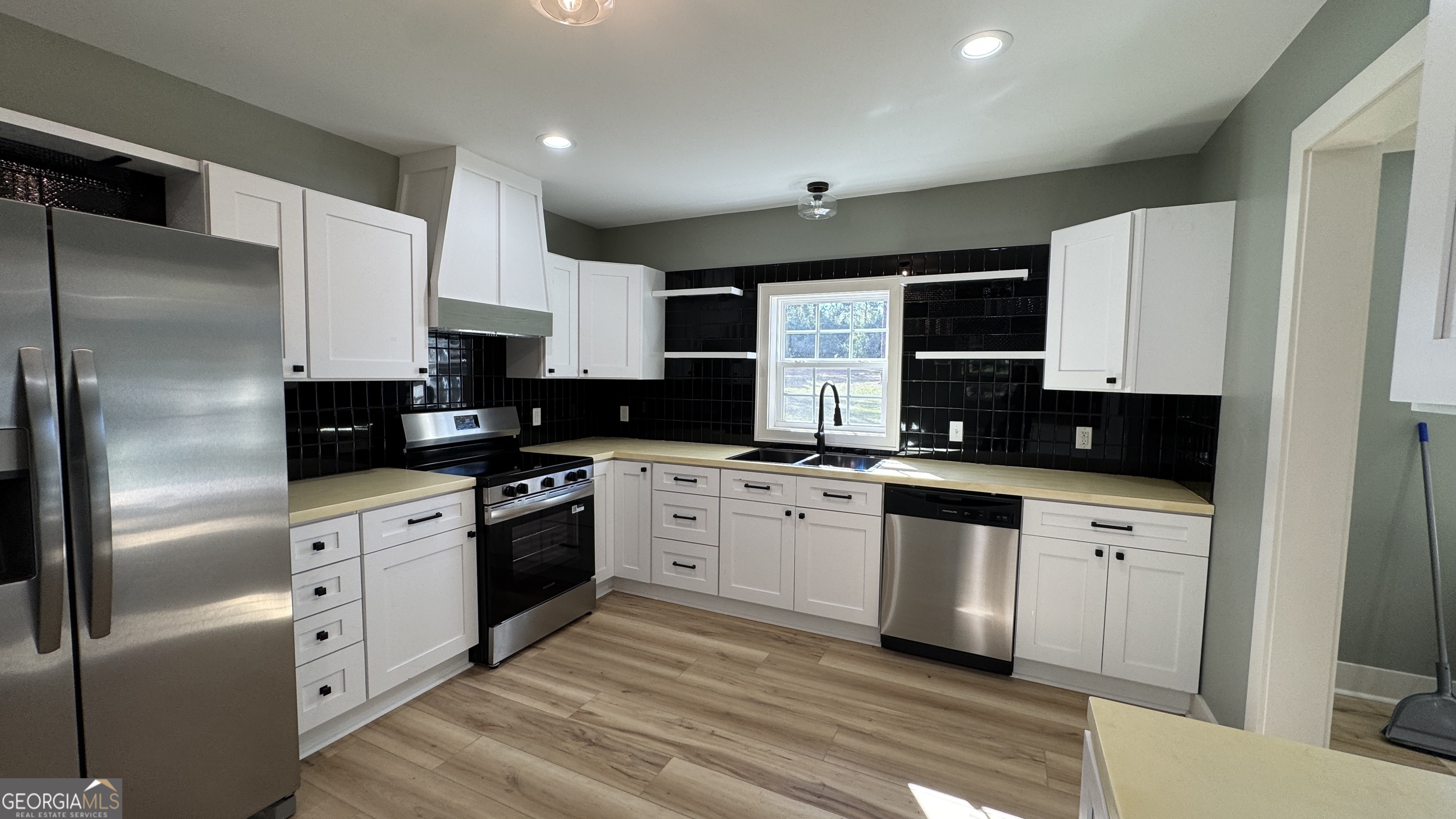 306 W Wesley Avenue Lyons GA 30436