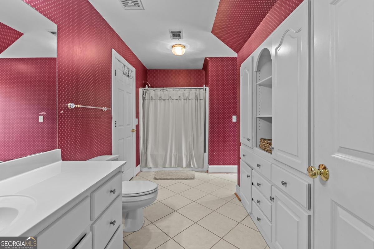 1651 Lighthouse Circle Greensboro GA 30642