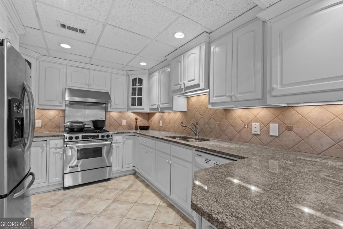 1651 Lighthouse Circle Greensboro GA 30642