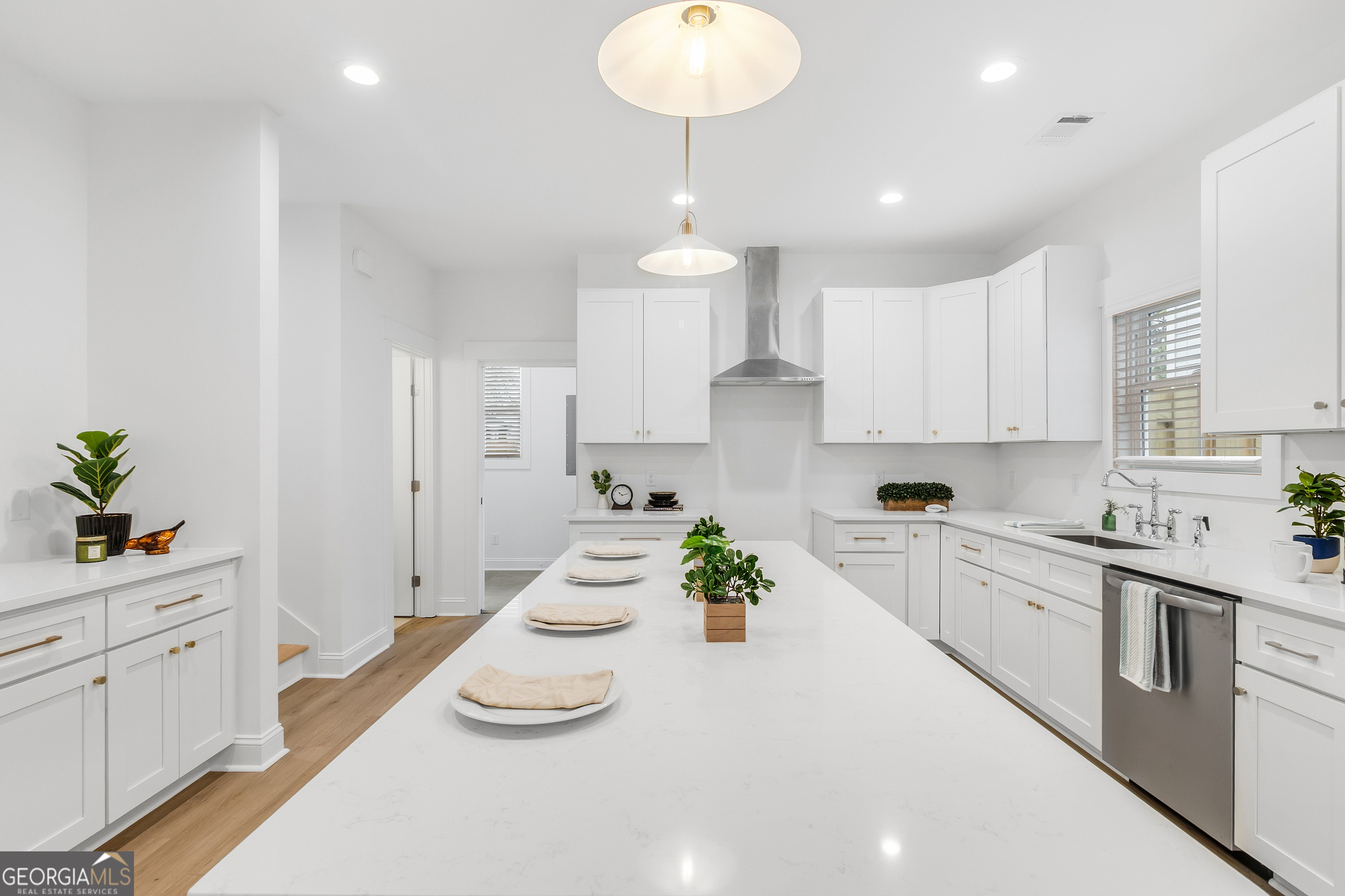 1207 E 34th Street Savannah GA 31404