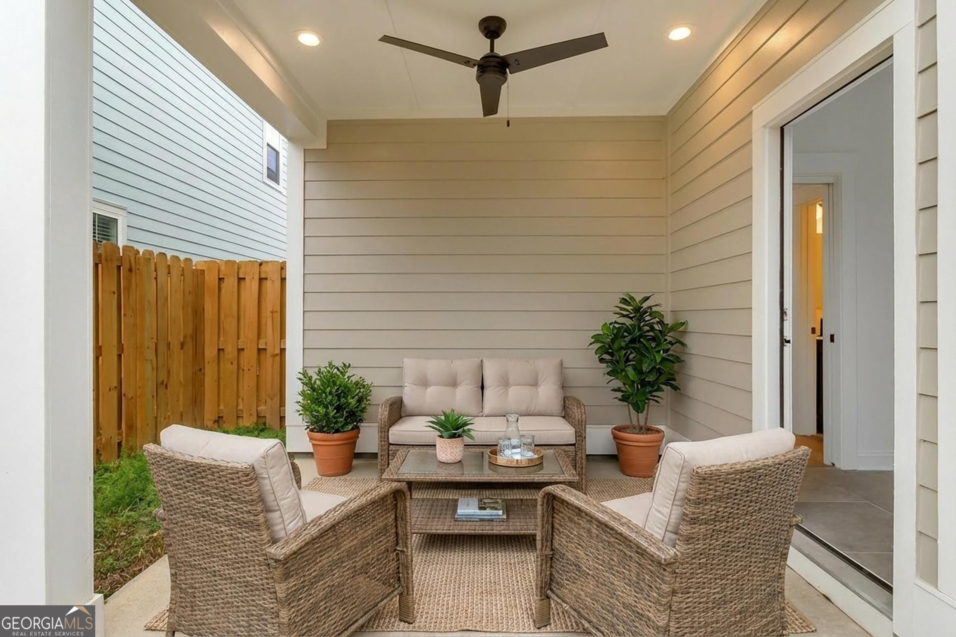 1207 E 34th Street Savannah GA 31404