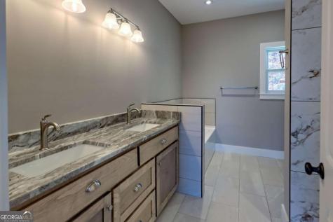 1378 Summit Trail Hiawassee GA 30546