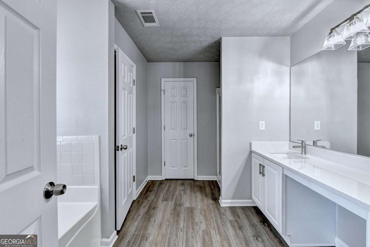 3184 English Ivy Lane Buford GA 30519