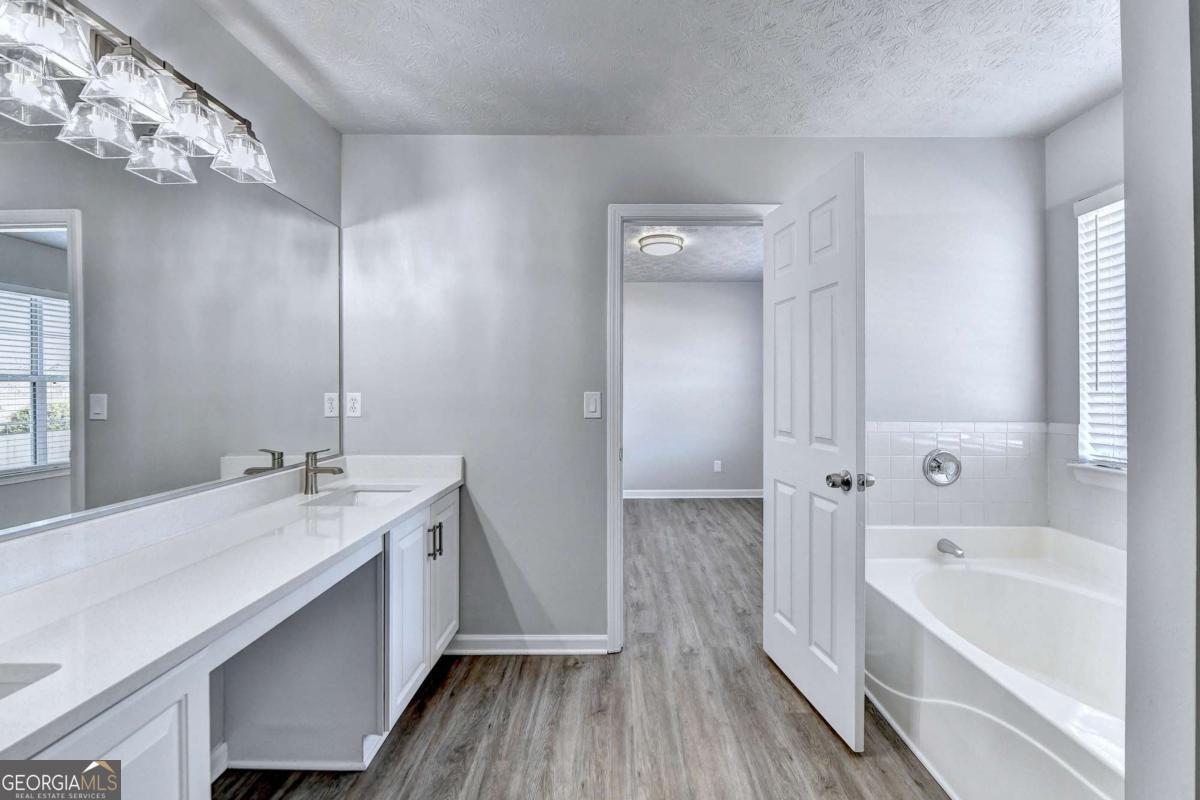 3184 English Ivy Lane Buford GA 30519