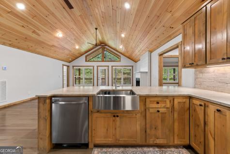105 Loftis Mtn Road Blairsville GA 30512