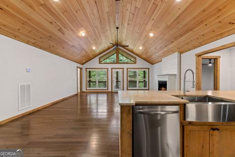 105 Loftis Mtn Road Blairsville GA 30512