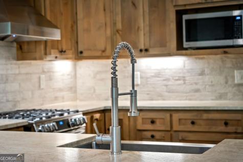 105 Loftis Mtn Road Blairsville GA 30512